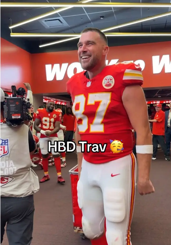 Travis Kelce turned 37 as the Chiefs went 4-0, and fans are celebrating 🎂